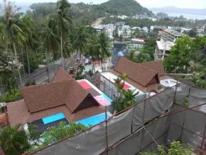 หลังคาชิงเกิลรูฟบ้านในโครงการอัยรา จ. ภูเก็ต